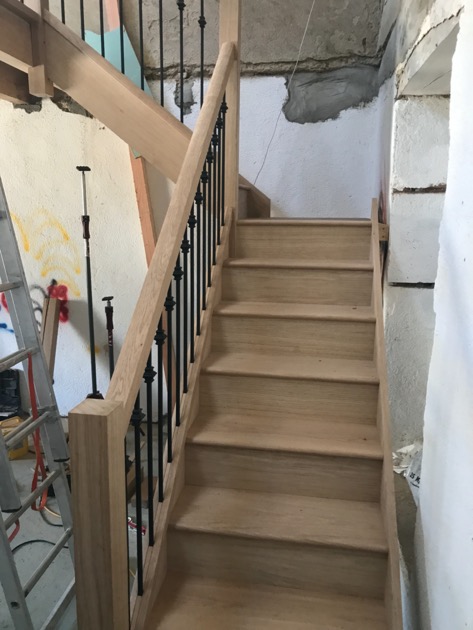 Bespoke Oak Staircase delivered and installed in central France