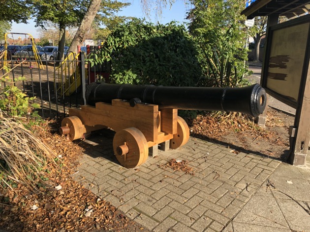 Cannon carriage constructed from Oak 
